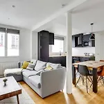 Amazing Apartment: 2Br/4P -Bastille/Saint Ambroise